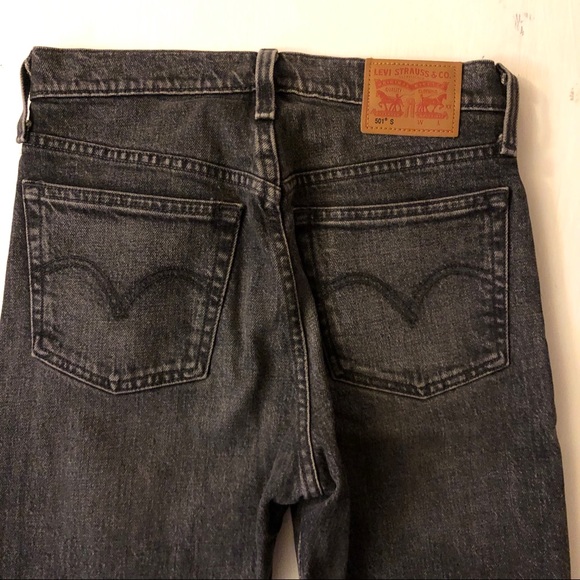 Levi’s 501 Skinny Jean in Coal Black - Picture 7 of 9